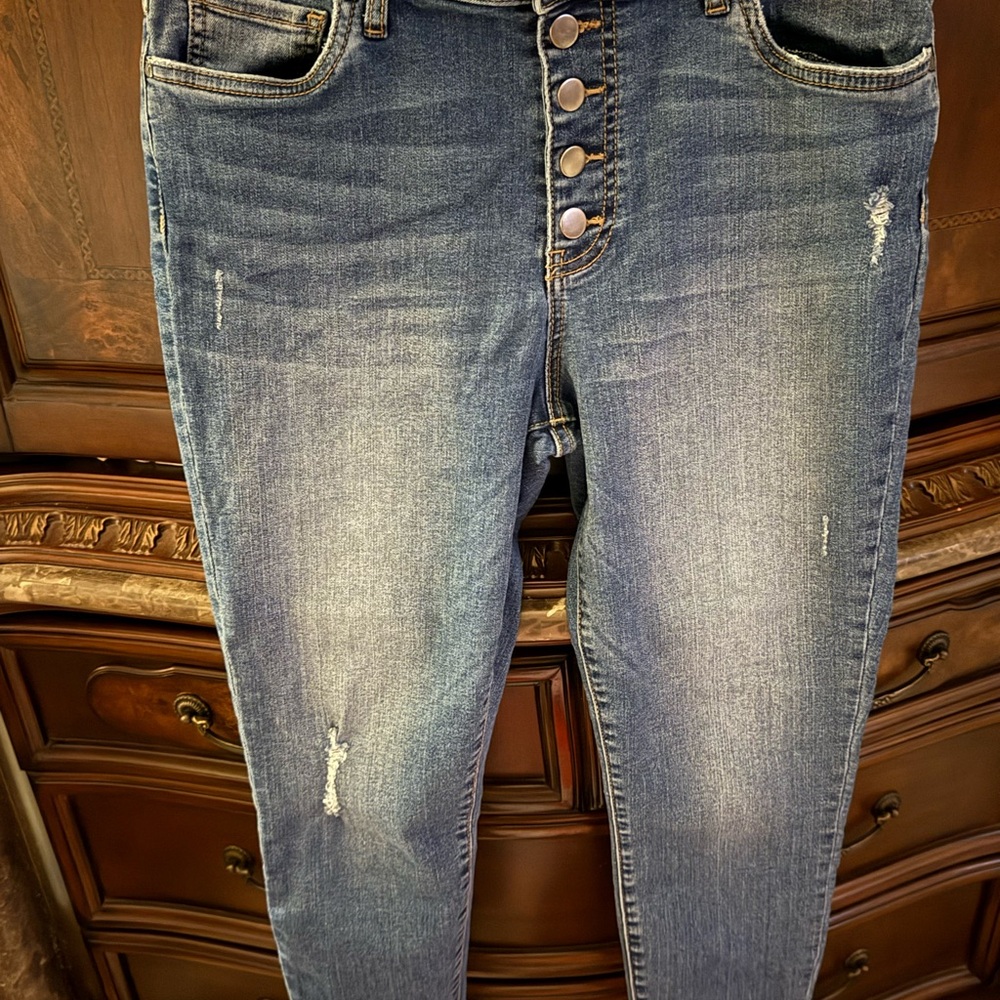 Kut from the Kloth Distressed Medium Blue Ankle Jeans